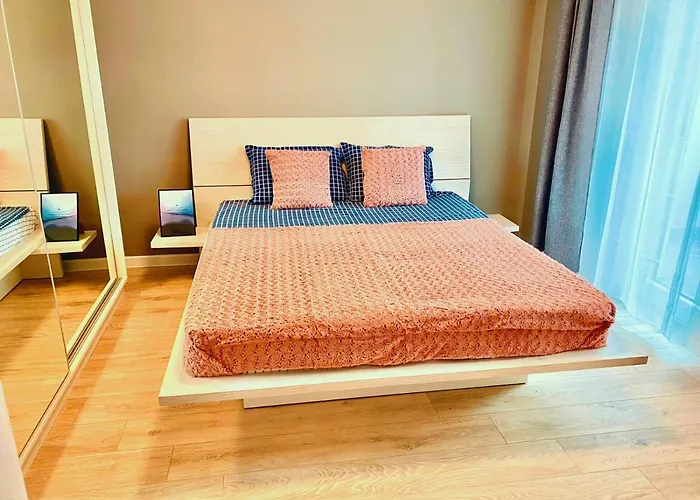 Апартаменти Mega Rossa Бухарест