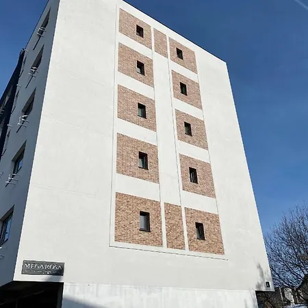 Apartment Mega Rossa *