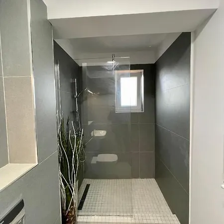 Mega Rossa Apartment