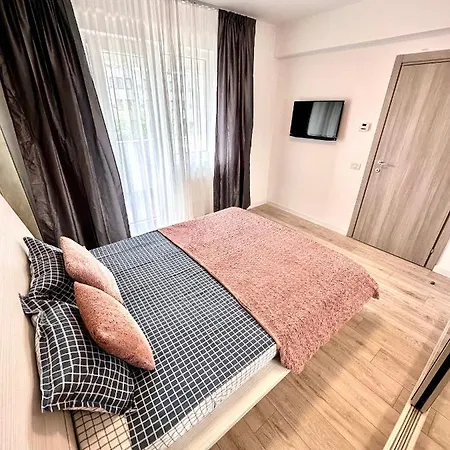 Mega Rossa Apartment