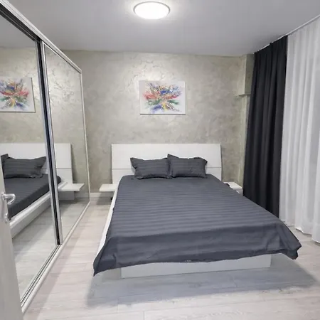 Mega Rossa Apartment