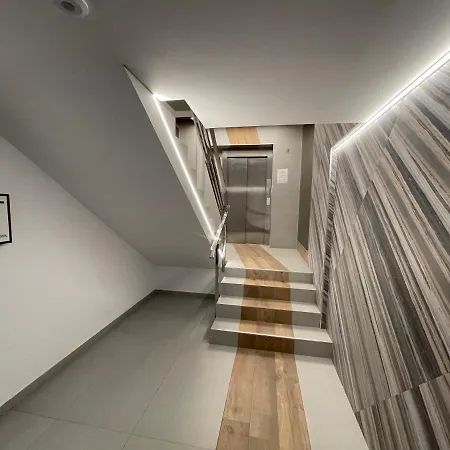 Apartment Mega Rossa *